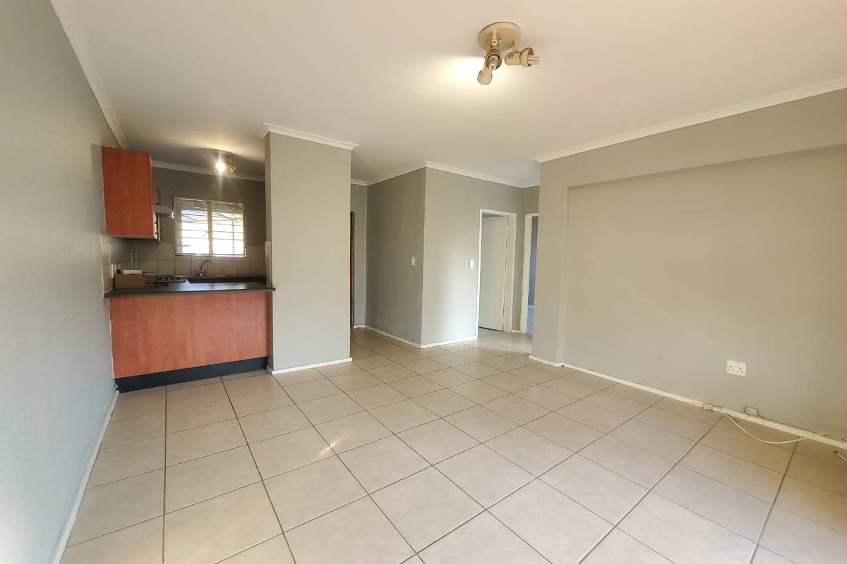 Beautiful ground floor apartment in Yale complex, Willowbrook - Photo 3