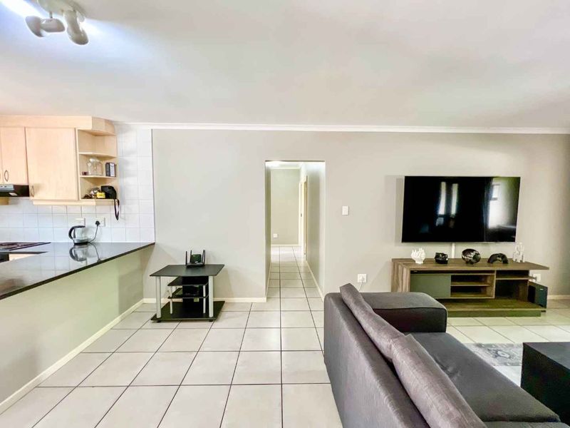 Charming and spacious apartment for sale - Photo 5