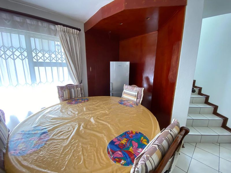 Spacious Family Home in Secure Complex - Photo 10