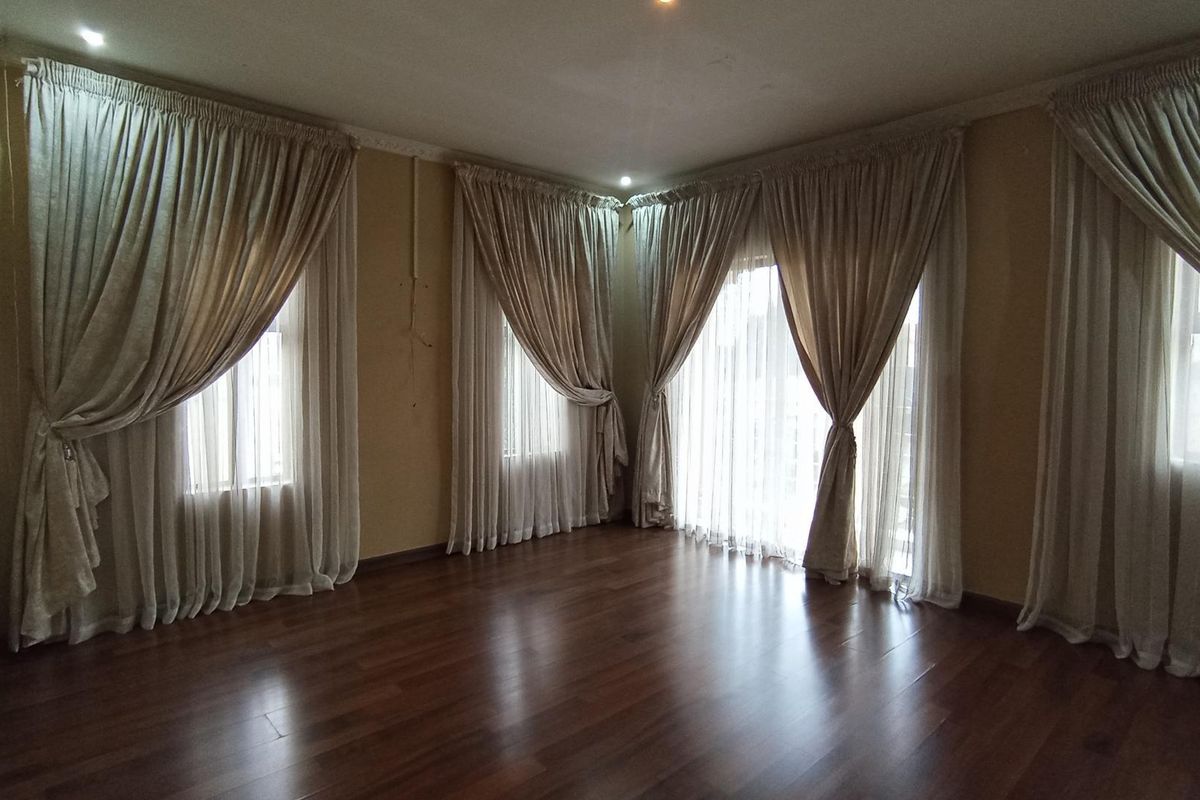 BLUE VALLEY GOLF & COUNTRY ESTATE - 5 BEDROOM HOUSE - Photo 5