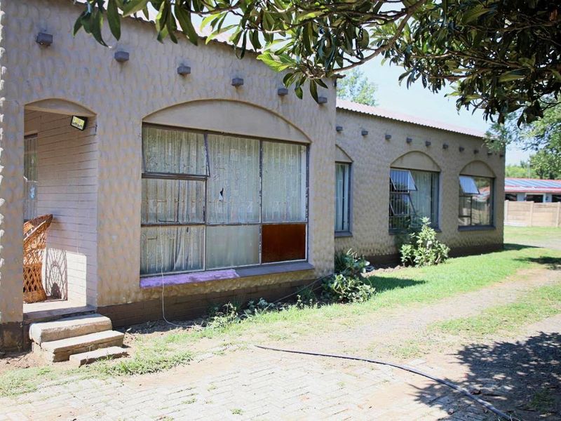 Property for Sale in Heilbron Just Released to the Market! 3 Bedroom house with 2.5 bathrooms - Photo 3