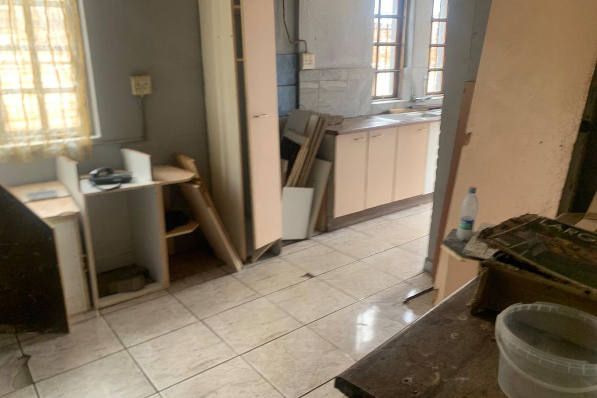 **Ideal Investment Opportunity: Fully Tenanted Property - Photo 3