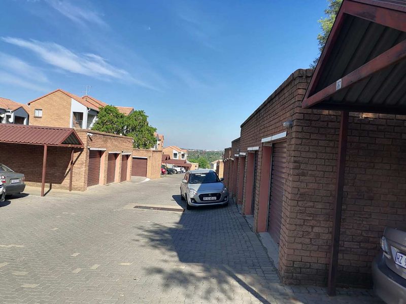 2 Bedroom Apartment for Sale in Vorna Valley - Photo 2