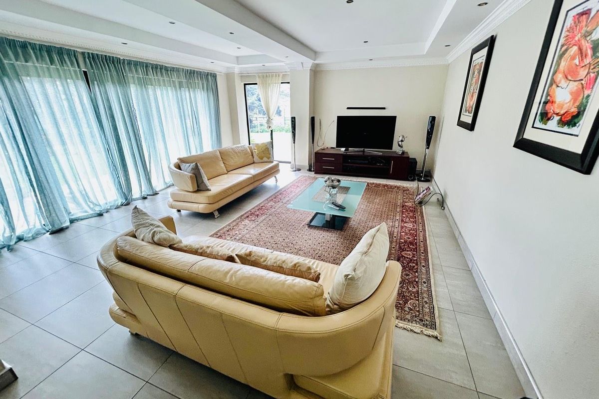 Beautiful up-market small holding for sale in Vryheid - Photo 5