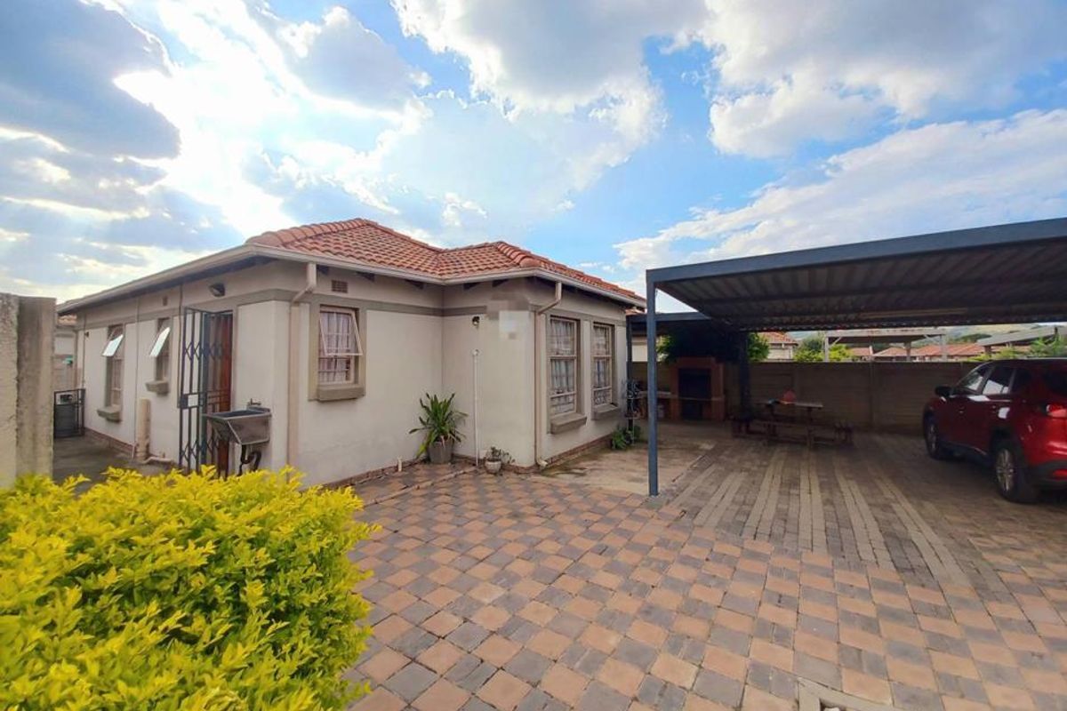 Discover your new home, modern and secure 3 bed in a secure estate - Photo 2