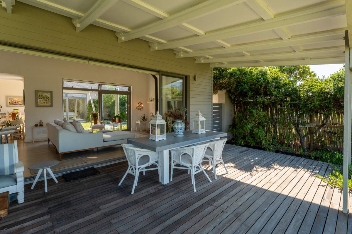 Family Home in Lake Michelle Eco Estate - Photo 5