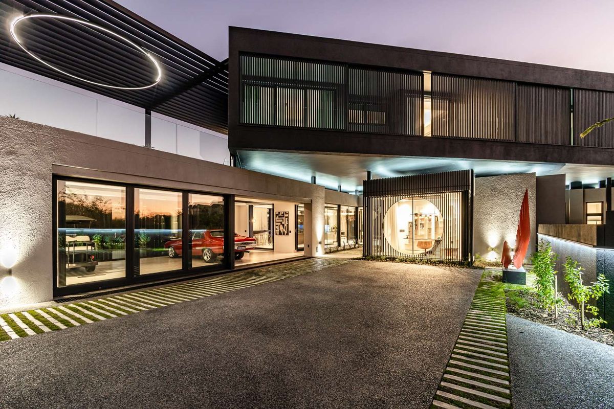 PICASSO   A Masterpiece located on pristine parkland with a lustrous stream forming part of this opulent property. - Photo 3