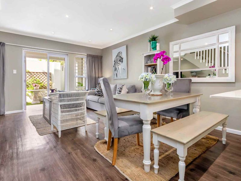 STYLISH AND CLASSY DUPLEX UNIT, IN A QUIET POSITION OFFERING PLENTY OF SPACE. - Photo 3