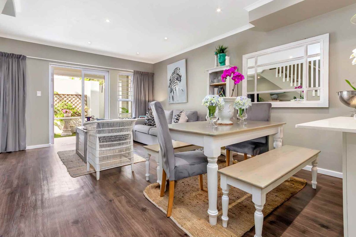 STYLISH AND CLASSY DUPLEX UNIT, IN A QUIET POSITION OFFERING PLENTY OF SPACE. - Photo 3