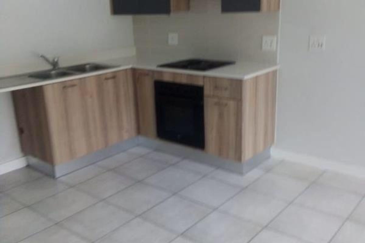 2 Bedroom Apartment for Sale in Linbro Park - Photo 5