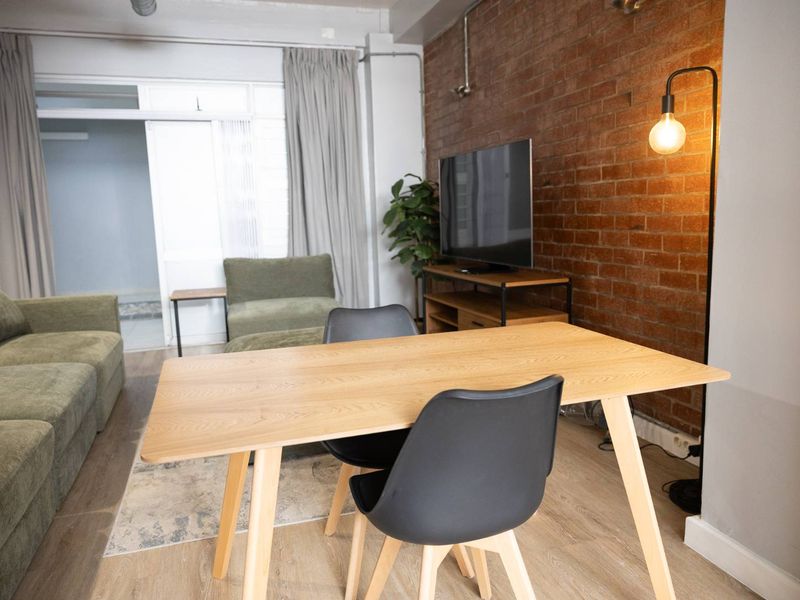 Step into a stylish urban retreat inspired by an upmarket New York loft - Photo 4