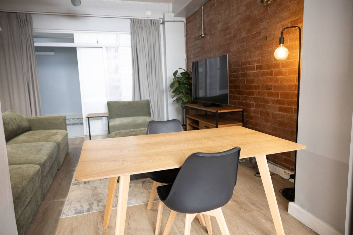 Step into a stylish urban retreat inspired by an upmarket New York loft - Photo 4