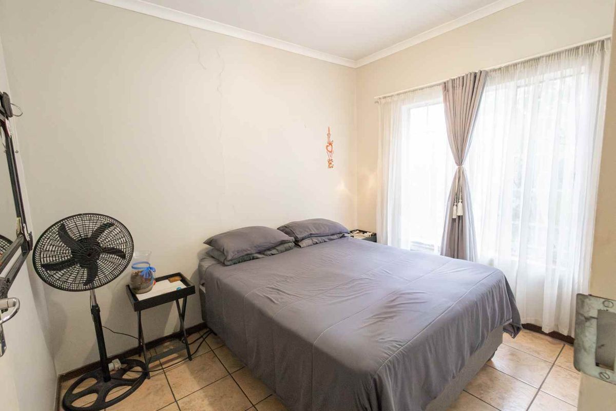 2 Bedroom Top-Floor Apartment for Sale in Papillon Equestria - Photo 5