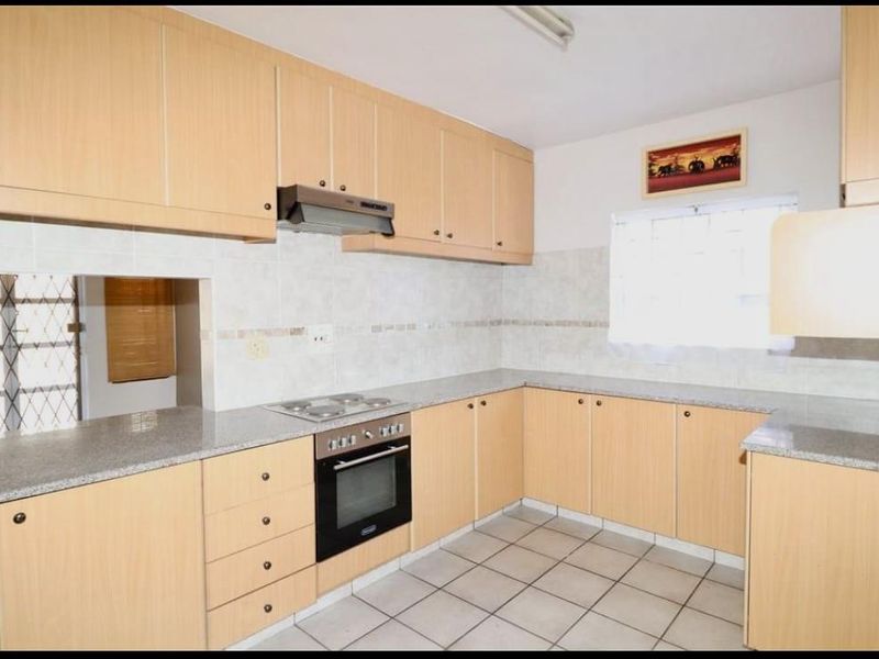 Hendra Estates - Pet Friendly 3 Bedroom Townhouse for Sale!! - Photo 5