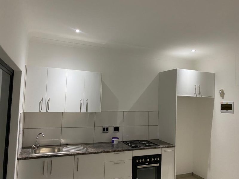 Family Home with Income-Generating Flat in Prime Academia - Photo 7