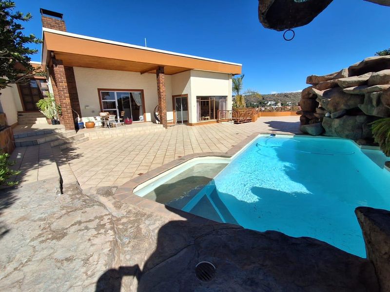FOR SALE – EXCLUSIVE PROPERTY IN KLEIN WINDHOEK - Photo 1