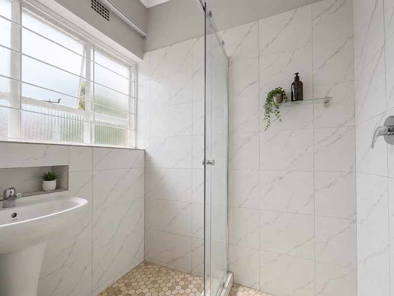 Spacious 2-Bedroom Apartment in the Heart of Cyrildene - Photo 8