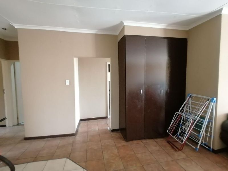 Spacious Living in a Prime Pretoria North Location. - Photo 8