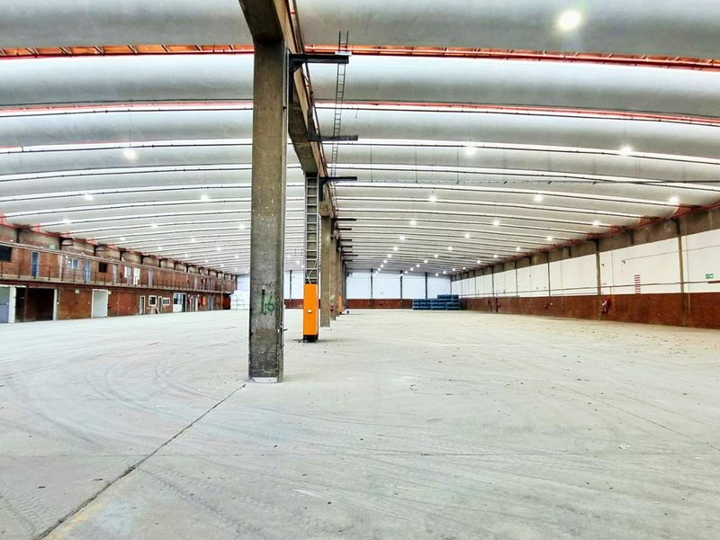 Large Industrial Warehouse to Let in Hammarsdale | ±5 969m2 | 2 000A Power - Photo 2