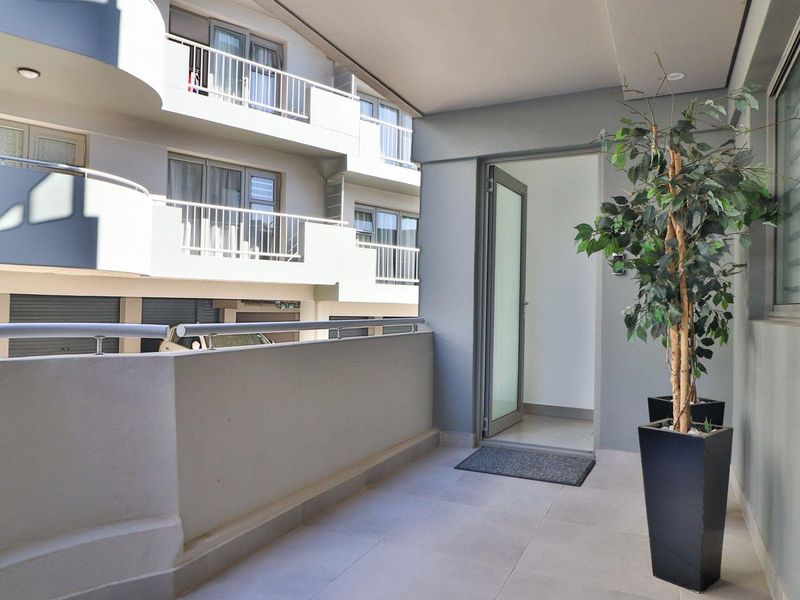 Luxurious Ground Floor Apartment in Aloe Ridge, Island View - Photo 3