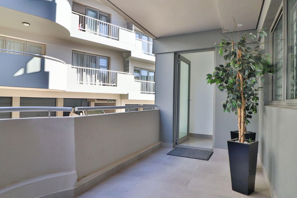 Luxurious Ground Floor Apartment in Aloe Ridge, Island View - Photo 3