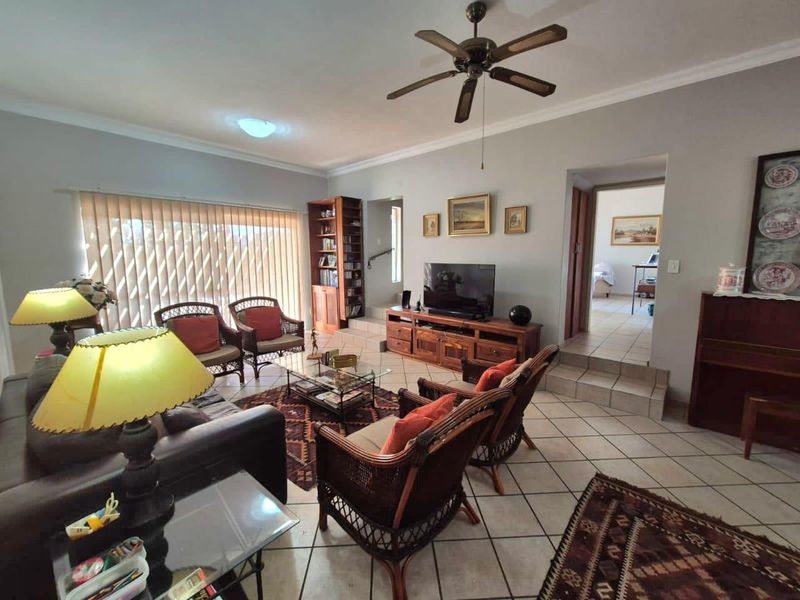 "Escape & Unwind: Gorgeous Leeupoort Home with Stunning Vistas!" - Photo 2