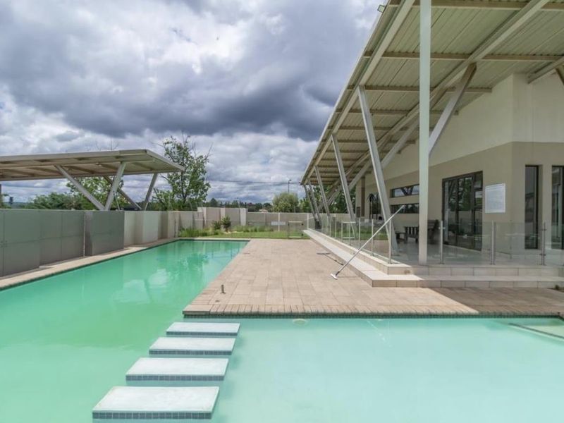 A beautiful 2 Bed 2 bath in broadacres SoHo junction - Photo 2