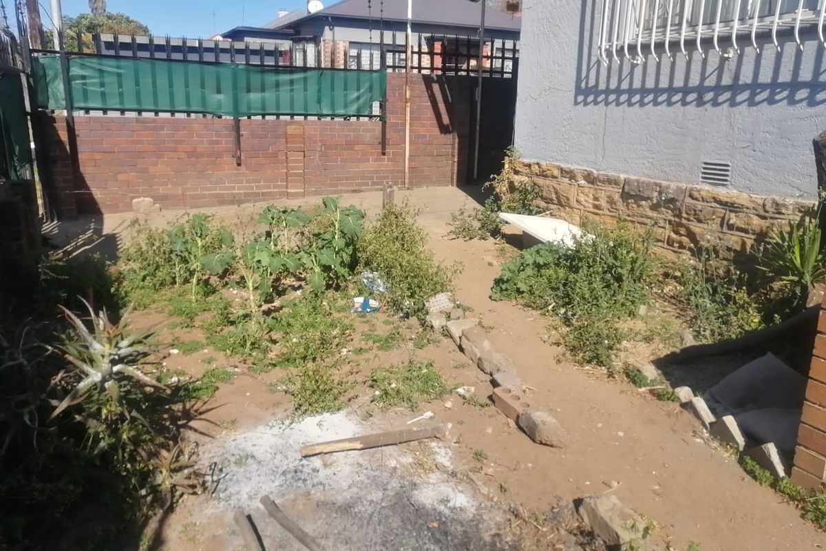 PERFECT OPPORTUNITY FOR INVESTORS! - Photo 2