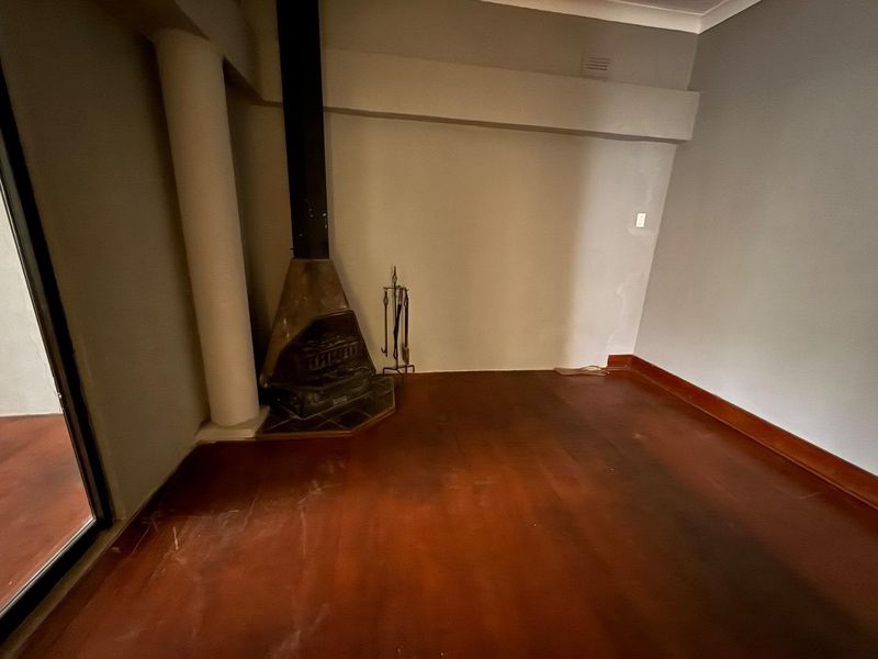 Newly Renovated 1-Bedroom Cottage - Photo 6