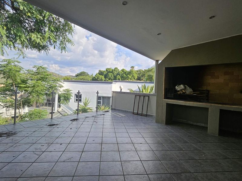 Elegant Family Home in Eros with Expansive Views to rent - Photo 7