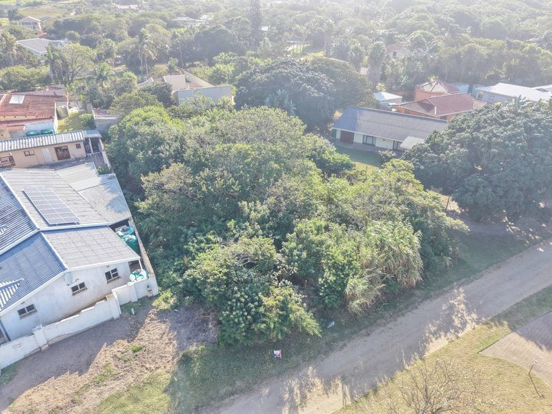 Prime coastal land – build your dream home just 300m from the beach. - Photo 1