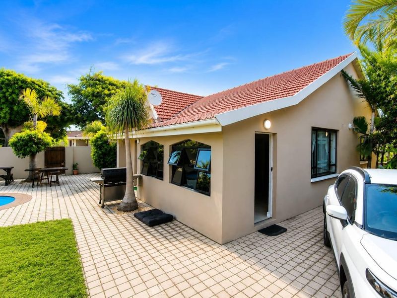 Modern Family Home with Flatlet, Granny Flat &amp; Stunning Views in Brighton Beach - Photo 1