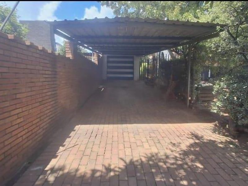 3 Bedroom House for Sale in Mondeor with Flatlet - Photo 6