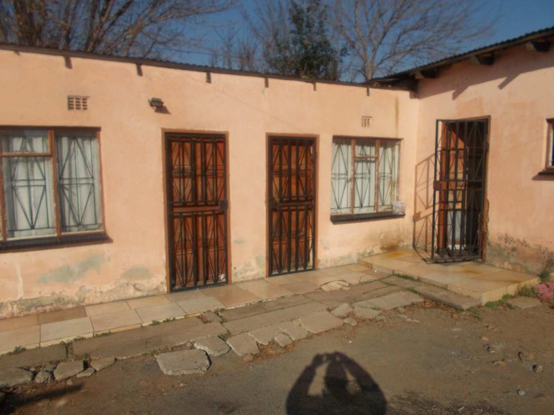 property with potential for sale - Photo 4