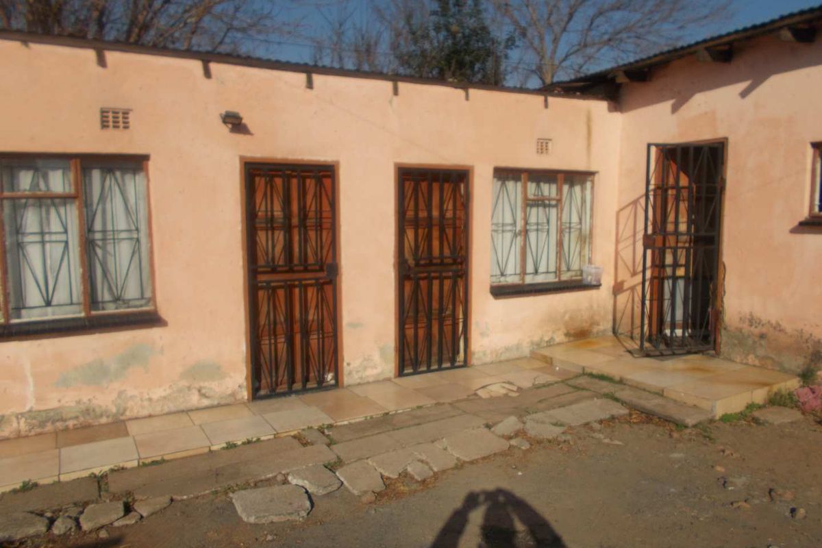 property with potential for sale - Photo 4