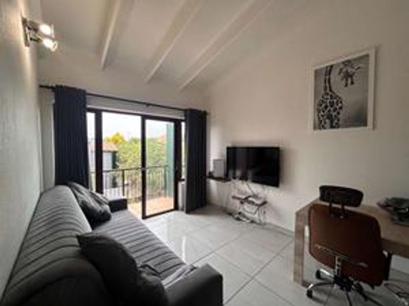Elegant Apartment To Let in Honey Grove - Photo 9