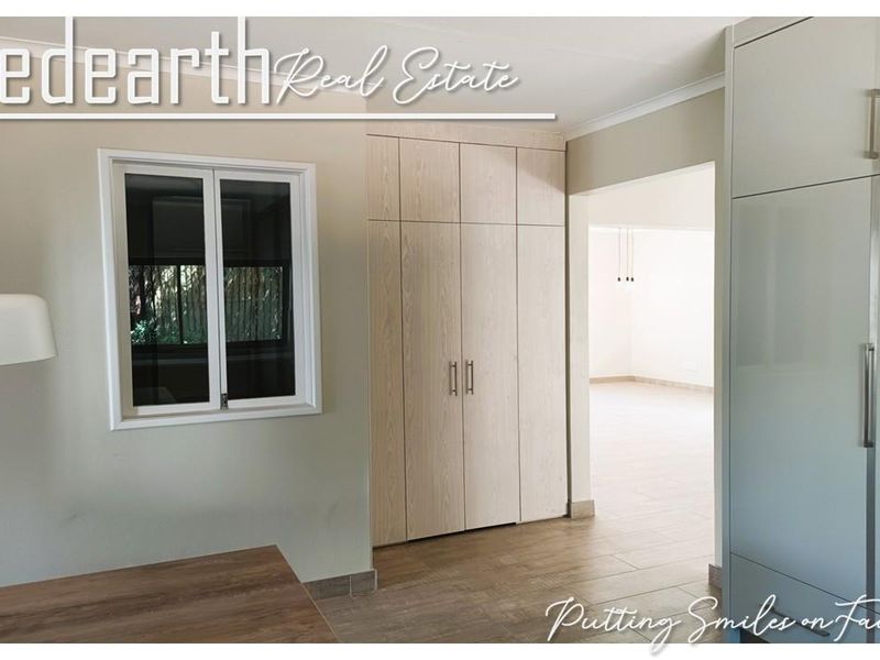 “A Newly Renovated Luxury Retreat in Prime Ludwigsdorf” - Photo 9