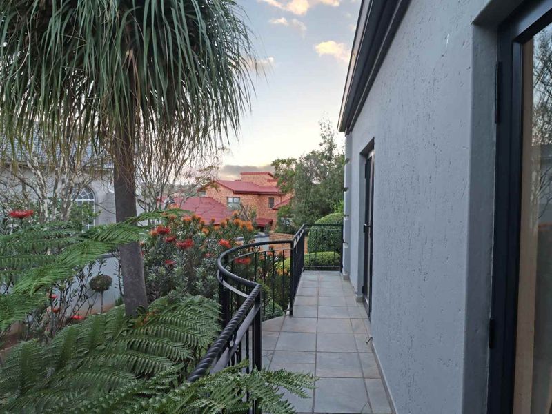 Exceptional 3 bedroom home in the sought after Featherbrook Estate. - Photo 10