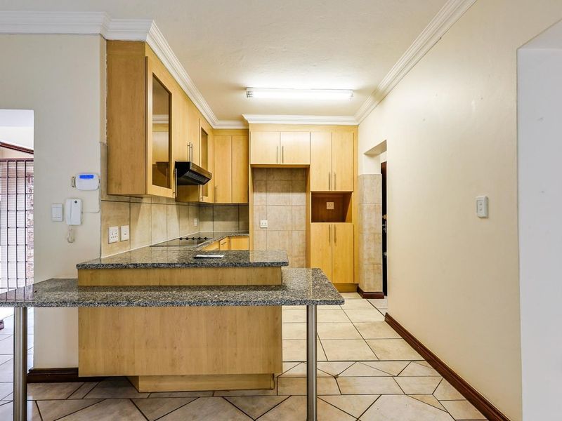 4 Bedroom For Sale , - Photo 7