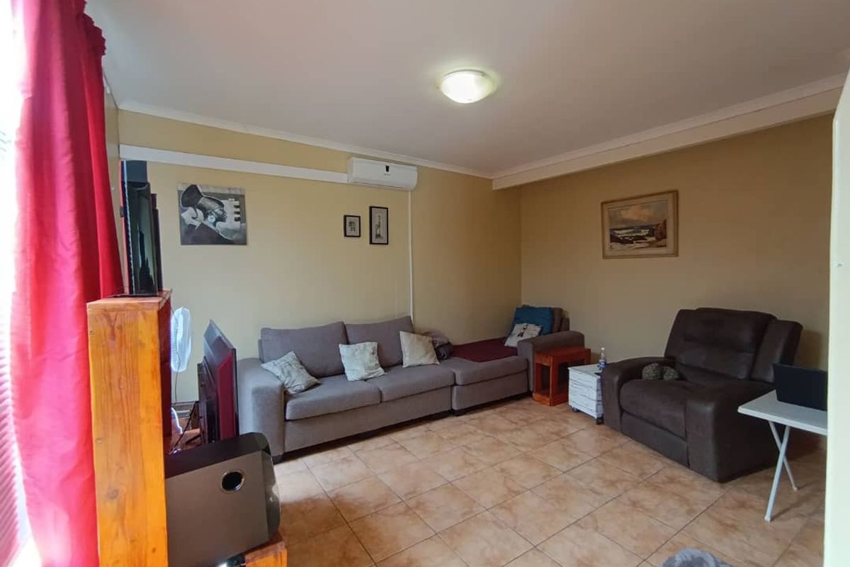 Beautiful home with Flatlet - Photo 5