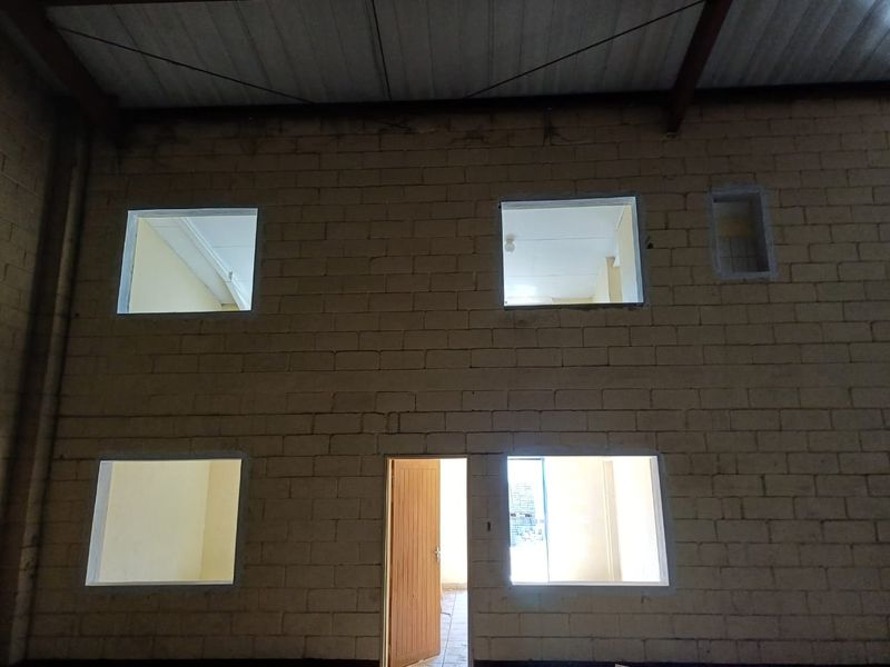 Warehouse for Rent - Photo 3