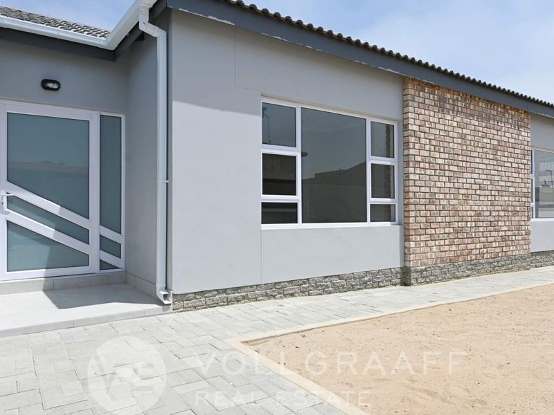 Family Home with Modern Finishes & Separate Flatlet - Photo 5