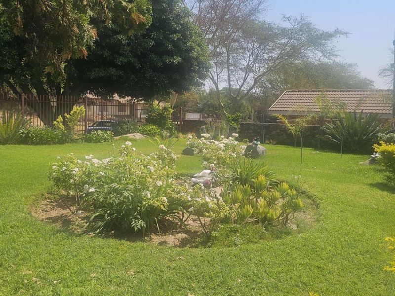 Massive 3 bedroom house for sale in Elandsrand - Photo 2