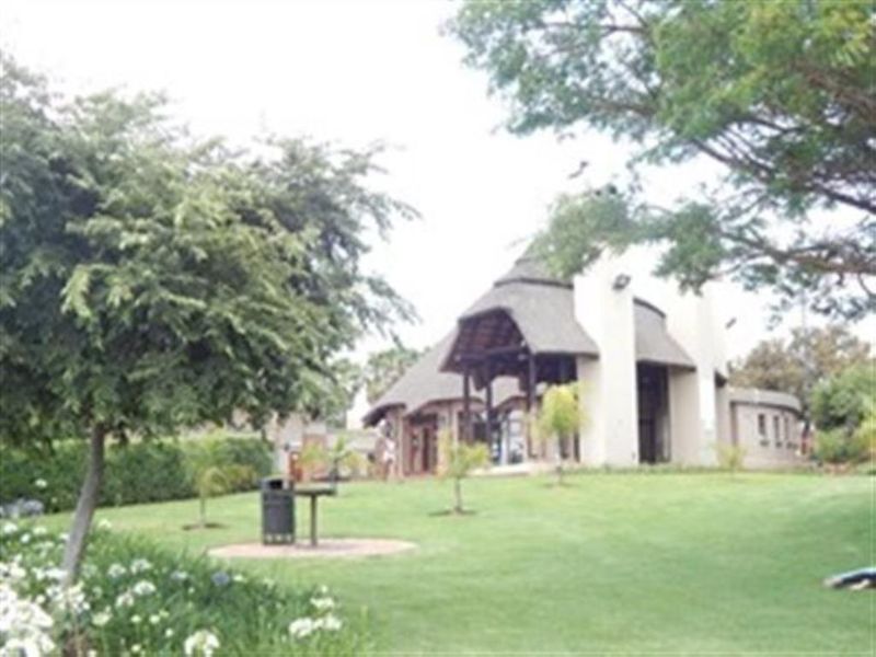 2 Bedrooms Apartement, Augrabies street,  in Mooikloof Ridge - Photo 3