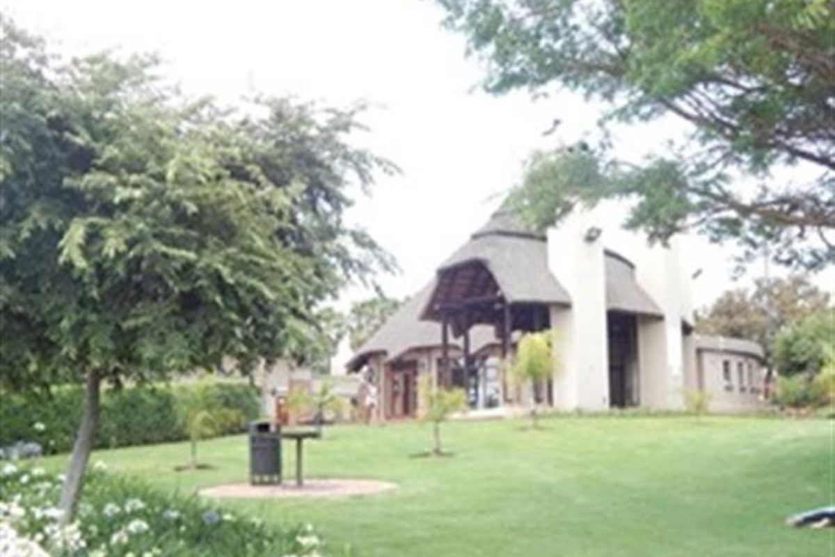 2 Bedrooms Apartement, Augrabies street,  in Mooikloof Ridge - Photo 3
