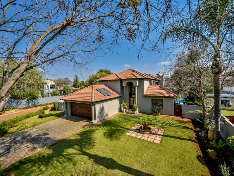 Immaculate three bedroom home in security estate - Moreleta park - Photo 1