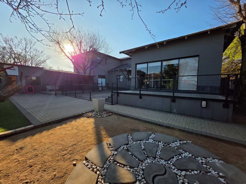 Spacious 4-Bedroom Home with Modern Comforts & Classic Charm - Photo 2