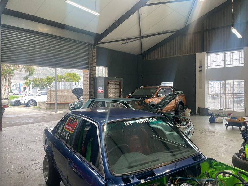 Corner Warehouse with Excellent Exposure – Bark & Celie Road, Retreat | 366m2 - Photo 7