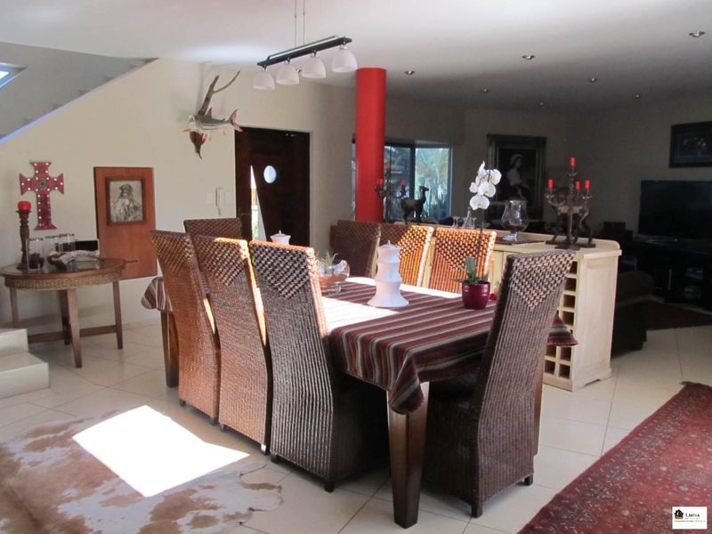 LUXURY DOUBLE STOREY HOUSE NEAR THE BEACH - Photo 9