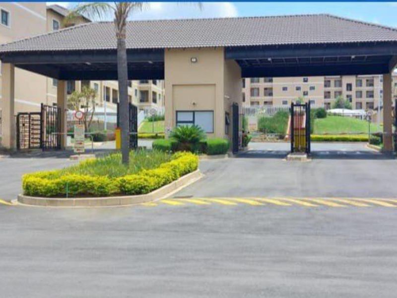 1 Bedroom Apartment in Royal Reef West - Photo 10